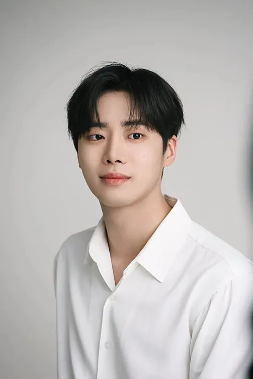 추영우
