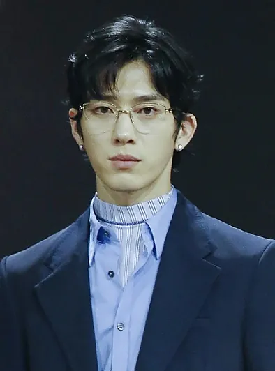 정백연