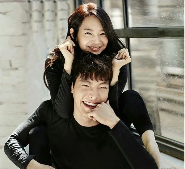 신민아 김우빈 공식 커플 궁합 사진