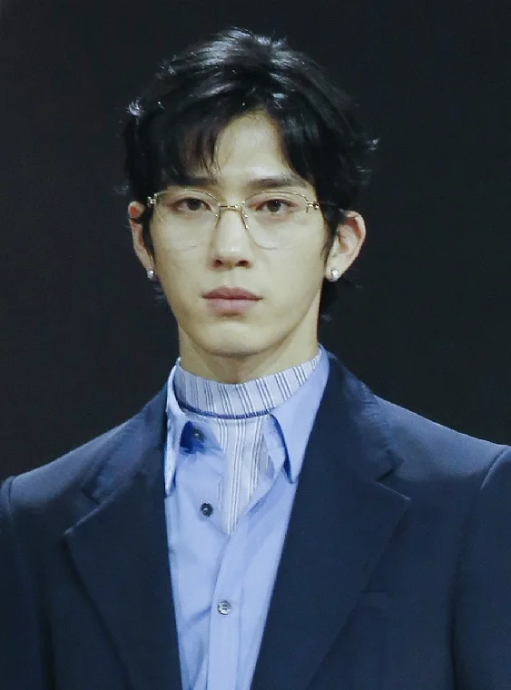 정백연